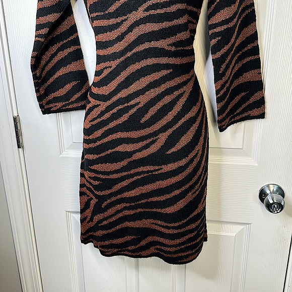 Leopard print, Sis?!!!! He will stand out in this ensemble. This is fitted for u - Picture 5 of 12